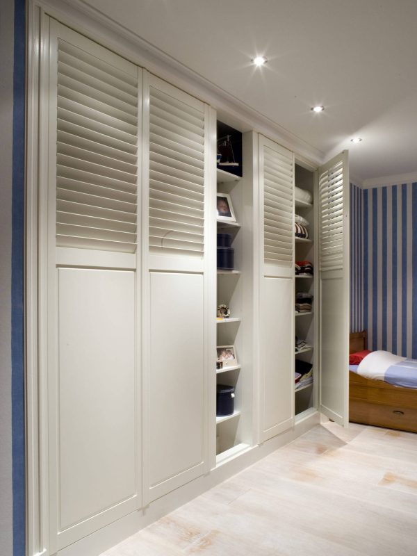 Kastenwand cupboard door shutters